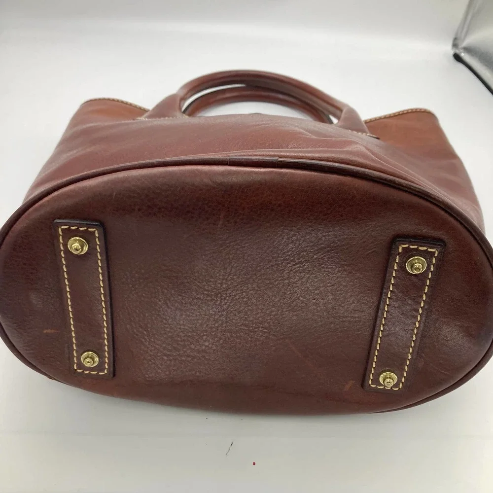 Dooney & Bourke Cognac “Lucy” Florentine Vacchetta leather shoulder bag - Picture 9 of 11